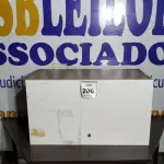 LOTE 206 - 01 ARMÁRIO SUSPENSO.  (NO ESTADO EM QUE SE ENCONTRA. SUJEITO A AVARIAS OCULTAS/VISÍVEIS.)  