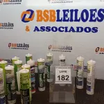 LOTE 182 - 16 BISNAGAS DE SILICONE MARCAS DIVERSAS. (NO ESTADO) ATENÇÃO! FAZER A VISITAÇÃO ANTES DE ARREMATAR, NÃO SABEMOS SE FUNCIONA, LEILÃO NÃO TEM GARANTIA E NEM DEVOLUÇÃO, SUJEITO A POSSÍVEIS AVARIAS VISÍVEIS/OCULTAS E/OU AUSÊNCIA DE COMPONENTES.