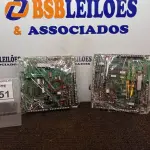 LOTE 151 - 02 PLACAS MÃE. (NO ESTADO) ATENÇÃO! FAZER A VISITAÇÃO ANTES DE ARREMATAR, NÃO SABEMOS SE FUNCIONA, LEILÃO NÃO TEM GARANTIA E NEM DEVOLUÇÃO, SUJEITO A POSSÍVEIS AVARIAS VISÍVEIS/OCULTAS E/OU AUSÊNCIA DE COMPONENTES.