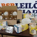 LOTE 087 - 10 LÂMPADAS INFRAVERMELHA MARCA PHILIPS E 06 LÂMPADAS A VAPOR METÁLICO 400W MARCA EMPALUX. (NO ESTADO) ATENÇÃO! FAZER A VISITAÇÃO ANTES DE ARREMATAR, NÃO SABEMOS SE FUNCIONA, LEILÃO NÃO TEM GARANTIA E NEM DEVOLUÇÃO, SUJEITO A POSSÍVEIS AVARIAS VISÍVEIS/OCULTAS E/OU AUSÊNCIA DE COMPONENTES.