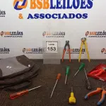 LOTE 153 - 01 CASE COM 04 CHAVE PHILIPS, 02 CHAVES DE FENDA, 01 ESTOJO COM 04 ALICATES DE FUNÇÕES VARIADAS E 02 ALICATES TURQUESA. (NO ESTADO) ATENÇÃO! FAZER A VISITAÇÃO ANTES DE ARREMATAR, NÃO SABEMOS SE FUNCIONA, LEILÃO NÃO TEM GARANTIA E NEM DEVOLUÇÃO, SUJEITO A POSSÍVEIS AVARIAS VISÍVEIS/OCULTAS E/OU AUSÊNCIA DE COMPONENTES.