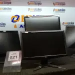 LOTE 021 - 04 MONITORES LCD COM MARCAS E MODELOS VARIADOS. (NO ESTADO) ATENÇÃO! FAZER A VISITAÇÃO ANTES DE ARREMATAR, NÃO SABEMOS SE FUNCIONA, LEILÃO NÃO TEM GARANTIA E NEM DEVOLUÇÃO, SUJEITO A POSSÍVEIS AVARIAS VISÍVEIS/OCULTAS E/OU AUSÊNCIA DE COMPONENTES.