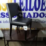 LOTE 179 -  01 CADEIRA DE MADEIRA ALMOFADADA (NO ESTADO EM QUE SE ENCONTRA. SUJEITO A AVARIAS OCULTAS/VISÍVEIS.) BF 8640F  