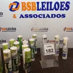 LOTE 182 - 16 BISNAGAS DE SILICONE MARCAS DIVERSAS. (NO ESTADO) ATENÇÃO! FAZER A VISITAÇÃO ANTES DE ARREMATAR, NÃO SABEMOS SE FUNCIONA, LEILÃO NÃO TEM GARANTIA E NEM DEVOLUÇÃO, SUJEITO A POSSÍVEIS AVARIAS VISÍVEIS/OCULTAS E/OU AUSÊNCIA DE COMPONENTES.