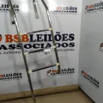 LOTE 019 - 01 ESCADA PARA PISCINA. (NO ESTADO) ATENÇÃO! FAZER A VISITAÇÃO ANTES DE ARREMATAR, NÃO SABEMOS SE FUNCIONA, LEILÃO NÃO TEM GARANTIA E NEM DEVOLUÇÃO, SUJEITO A POSSÍVEIS AVARIAS VISÍVEIS/OCULTAS E/OU AUSÊNCIA DE COMPONENTES.
