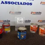 LOTE 183 - 02 LATAS DE ESMALTE SINTÉTICO 900ML CADA COR MARROM CONHAQUE MARCA IQUINE, 01 LATA DE ESMALTE SINTÉTICO 900ML NA COR FOSCO GRAFITE ESCURO MARCA GLASURIT, 01 LATA DE ADESIVO ESTRUTURAL EPÓXI PASTOSO 1KG MARCA AXTON E 01 LATA DE MASSA RÁPIDA 1,25KG MARCA ROYAL . (NO ESTADO) ATENÇÃO! FAZER A VISITAÇÃO ANTES DE ARREMATAR, NÃO SABEMOS SE FUNCIONA, LEILÃO NÃO TEM GARANTIA E NEM DEVOLUÇÃO, SUJEITO A POSSÍVEIS AVARIAS VISÍVEIS/OCULTAS E/OU AUSÊNCIA DE COMPONENTES.