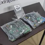 LOTE 107 - 02 PLACAS MÃE. (NO ESTADO) ATENÇÃO! FAZER A VISITAÇÃO ANTES DE ARREMATAR, NÃO SABEMOS SE FUNCIONA, LEILÃO NÃO TEM GARANTIA E NEM DEVOLUÇÃO, SUJEITO A POSSÍVEIS AVARIAS VISÍVEIS/OCULTAS E/OU AUSÊNCIA DE COMPONENTES.