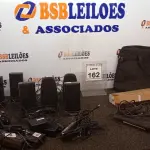 LOTE 162 - 01 BOLSA COM VÁRIAS CAIXAS DE SOM PARA PC E 01 MICROFONE COM CABOS. (NO ESTADO) ATENÇÃO! FAZER A VISITAÇÃO ANTES DE ARREMATAR, NÃO SABEMOS SE FUNCIONA, LEILÃO NÃO TEM GARANTIA E NEM DEVOLUÇÃO, SUJEITO A POSSÍVEIS AVARIAS VISÍVEIS/OCULTAS E/OU AUSÊNCIA DE COMPONENTES.