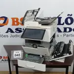 LOTE 045 - 01 IMPRESSORA MULTIFUNCIONAL COM TELA DIGITAL MARCA RICOH. (NO ESTADO) ATENÇÃO! FAZER A VISITAÇÃO ANTES DE ARREMATAR, NÃO SABEMOS SE FUNCIONA, LEILÃO NÃO TEM GARANTIA E NEM DEVOLUÇÃO, SUJEITO A POSSÍVEIS AVARIAS VISÍVEIS/OCULTAS E/OU AUSÊNCIA DE COMPONENTES.