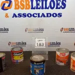 LOTE 183 - 02 LATAS DE ESMALTE SINTÉTICO 900ML CADA COR MARROM CONHAQUE MARCA IQUINE, 01 LATA DE ESMALTE SINTÉTICO 900ML NA COR FOSCO GRAFITE ESCURO MARCA GLASURIT, 01 LATA DE ADESIVO ESTRUTURAL EPÓXI PASTOSO 1KG MARCA AXTON E 01 LATA DE MASSA RÁPIDA 1,25KG MARCA ROYAL . (NO ESTADO) ATENÇÃO! FAZER A VISITAÇÃO ANTES DE ARREMATAR, NÃO SABEMOS SE FUNCIONA, LEILÃO NÃO TEM GARANTIA E NEM DEVOLUÇÃO, SUJEITO A POSSÍVEIS AVARIAS VISÍVEIS/OCULTAS E/OU AUSÊNCIA DE COMPONENTES.