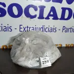 LOTE 237 -  01 SACO COM CORTINAS. (NO ESTADO EM QUE SE ENCONTRA. SUJEITO A AVARIAS OCULTAS/VISÍVEIS.)  