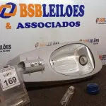 LOTE 169 - 01 LUMINÁRIA DE POSTE. (NO ESTADO) ATENÇÃO! FAZER A VISITAÇÃO ANTES DE ARREMATAR, NÃO SABEMOS SE FUNCIONA, LEILÃO NÃO TEM GARANTIA E NEM DEVOLUÇÃO, SUJEITO A POSSÍVEIS AVARIAS VISÍVEIS/OCULTAS E/OU AUSÊNCIA DE COMPONENTES.