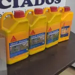 LOTE 132 - 03 GALÕES DE ADITIVO PLASTIFICANTE PARA ARGAMASSA DE ASSENTAMENTO E REBOCO DE 3,6LTS CADA MARCA SIKA E 01 CHAPISCO PLUS 3,6L MARCA SIKA. (NO ESTADO) ATENÇÃO! FAZER A VISITAÇÃO ANTES DE ARREMATAR, NÃO SABEMOS SE FUNCIONA, LEILÃO NÃO TEM GARANTIA E NEM DEVOLUÇÃO, SUJEITO A POSSÍVEIS AVARIAS VISÍVEIS/OCULTAS E/OU AUSÊNCIA DE COMPONENTES.
