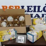 LOTE 087 - 10 LÂMPADAS INFRAVERMELHA MARCA PHILIPS E 06 LÂMPADAS A VAPOR METÁLICO 400W MARCA EMPALUX. (NO ESTADO) ATENÇÃO! FAZER A VISITAÇÃO ANTES DE ARREMATAR, NÃO SABEMOS SE FUNCIONA, LEILÃO NÃO TEM GARANTIA E NEM DEVOLUÇÃO, SUJEITO A POSSÍVEIS AVARIAS VISÍVEIS/OCULTAS E/OU AUSÊNCIA DE COMPONENTES.