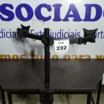 LOTE 232 -  01 SUPORTE DUPLO PARA MONITORES. (NO ESTADO EM QUE SE ENCONTRA. SUJEITO A AVARIAS OCULTAS/VISÍVEIS.)  