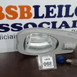 LOTE 068 - 01 LUMINÁRIA PRA POSTE. (NO ESTADO) ATENÇÃO! FAZER A VISITAÇÃO ANTES DE ARREMATAR, NÃO SABEMOS SE FUNCIONA, LEILÃO NÃO TEM GARANTIA E NEM DEVOLUÇÃO, SUJEITO A POSSÍVEIS AVARIAS VISÍVEIS/OCULTAS E/OU AUSÊNCIA DE COMPONENTES.