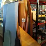 LOTE 001 - 01 MESA DE REUNIÕES EM MADEIRA E TAMPO DE VIDRO. (NO ESTADO) ATENÇÃO! FAZER A VISITAÇÃO ANTES DE ARREMATAR, NÃO SABEMOS SE FUNCIONA, LEILÃO NÃO TEM GARANTIA E NEM DEVOLUÇÃO, SUJEITO A POSSÍVEIS AVARIAS VISÍVEIS/OCULTAS E/OU AUSÊNCIA DE COMPONENTES.
