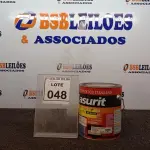 LOTE 048 - 04 LATAS DE ESMALTE SINTÉTICO DE 900ML NA COR BRILHANTE AZUL FRANÇA MARCA GLASURIT. (NO ESTADO) ATENÇÃO! FAZER A VISITAÇÃO ANTES DE ARREMATAR, NÃO SABEMOS SE FUNCIONA, LEILÃO NÃO TEM GARANTIA E NEM DEVOLUÇÃO, SUJEITO A POSSÍVEIS AVARIAS VISÍVEIS/OCULTAS E/OU AUSÊNCIA DE COMPONENTES.