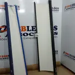 LOTE 054 - 02 TELAS DE PROJEÇÃO RETRÁTIL. (NO ESTADO) ATENÇÃO! FAZER A VISITAÇÃO ANTES DE ARREMATAR, NÃO SABEMOS SE FUNCIONA, LEILÃO NÃO TEM GARANTIA E NEM DEVOLUÇÃO, SUJEITO A POSSÍVEIS AVARIAS VISÍVEIS/OCULTAS E/OU AUSÊNCIA DE COMPONENTES.