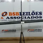 LOTE 092 - 01 TELA DE PROJEÇÃO RETRÁTIL. (NO ESTADO) ATENÇÃO! FAZER A VISITAÇÃO ANTES DE ARREMATAR, NÃO SABEMOS SE FUNCIONA, LEILÃO NÃO TEM GARANTIA E NEM DEVOLUÇÃO, SUJEITO A POSSÍVEIS AVARIAS VISÍVEIS/OCULTAS E/OU AUSÊNCIA DE COMPONENTES.