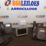 LOTE 175 - 05 APARELHOS DE TELEFONE E 01 PORTA RETRATO DIGITAL. (NO ESTADO) ATENÇÃO! FAZER A VISITAÇÃO ANTES DE ARREMATAR, NÃO SABEMOS SE FUNCIONA, LEILÃO NÃO TEM GARANTIA E NEM DEVOLUÇÃO, SUJEITO A POSSÍVEIS AVARIAS VISÍVEIS/OCULTAS E/OU AUSÊNCIA DE COMPONENTES.