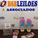 LOTE 185 - 02 PARES DE SANDALHAS HAVAIANAS MODELO FEMININO TAMANHOS 33 E 37.  (NO ESTADO) ATENÇÃO! FAZER A VISITAÇÃO ANTES DE ARREMATAR, NÃO SABEMOS SE FUNCIONA. LEILÃO NÃO TEM GARANTIA E NEM DEVOLUÇÃO, SUJEITO A POSSÍVEIS AVARIAS VISÍVEIS/OCULTAS E/OU AUSÊNCIA DE COMPONENTES.