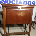 LOTE 211 -  01 CABECEIRA DE CAMA. (NO ESTADO EM QUE SE ENCONTRA. SUJEITO A AVARIAS OCULTAS/VISÍVEIS.)  BF8593U