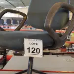 LOTE 120 - 01 CADEIRA DE ESCRITÓRIO COM PÉS FIXOS. (NO ESTADO) ATENÇÃO! FAZER A VISITAÇÃO ANTES DE ARREMATAR, NÃO SABEMOS SE FUNCIONA, LEILÃO NÃO TEM GARANTIA E NEM DEVOLUÇÃO, SUJEITO A POSSÍVEIS AVARIAS VISÍVEIS/OCULTAS E/OU AUSÊNCIA DE COMPONENTES.