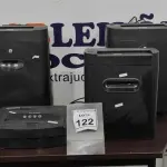 LOTE 122 - 04 FRAGMENTADORAS DE PAPEL. (NO ESTADO) ATENÇÃO! FAZER A VISITAÇÃO ANTES DE ARREMATAR, NÃO SABEMOS SE FUNCIONA. LEILÃO NÃO TEM GARANTIA E NEM DEVOLUÇÃO, SUJEITO A POSSÍVEIS AVARIAS VISÍVEIS/OCULTAS E/OU AUSÊNCIA DE COMPONENTES.