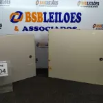 LOTE 004 - 02 QUADROS DE DISTRIBUIÇÃO DE METAL SENDO 01 COM PLACA ELETRÔNICA. (NO ESTADO) ATENÇÃO! FAZER A VISITAÇÃO ANTES DE ARREMATAR, NÃO SABEMOS SE FUNCIONA, LEILÃO NÃO TEM GARANTIA E NEM DEVOLUÇÃO, SUJEITO A POSSÍVEIS AVARIAS VISÍVEIS/OCULTAS E/OU AUSÊNCIA DE COMPONENTES.