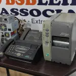 LOTE 106 - 01 IMPRESSORA DE ETIQUETA, 04 FONTES DE PC E 02 APARELHOS DE FAX. (NO ESTADO) ATENÇÃO! FAZER A VISITAÇÃO ANTES DE ARREMATAR, NÃO SABEMOS SE FUNCIONA. LEILÃO NÃO TEM GARANTIA E NEM DEVOLUÇÃO, SUJEITO A POSSÍVEIS AVARIAS VISÍVEIS/OCULTAS E/OU AUSÊNCIA DE COMPONENTES.