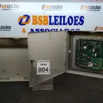LOTE 004 - 02 QUADROS DE DISTRIBUIÇÃO DE METAL SENDO 01 COM PLACA ELETRÔNICA. (NO ESTADO) ATENÇÃO! FAZER A VISITAÇÃO ANTES DE ARREMATAR, NÃO SABEMOS SE FUNCIONA, LEILÃO NÃO TEM GARANTIA E NEM DEVOLUÇÃO, SUJEITO A POSSÍVEIS AVARIAS VISÍVEIS/OCULTAS E/OU AUSÊNCIA DE COMPONENTES.