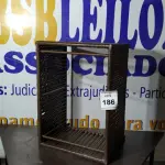 LOTE 186 - 01 MESA DE JARDIM. (NO ESTADO EM QUE SE ENCONTRA. SUJEITO A AVARIAS OCULTAS/VISÍVEIS.)  BH1587F