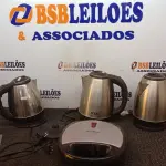 LOTE 171 - 03 CHALEIRAS ELÉTRICAS EM INOX E 01 SANDUICHEIRA MARCA BRITÂNIA. (NO ESTADO) ATENÇÃO! FAZER A VISITAÇÃO ANTES DE ARREMATAR, NÃO SABEMOS SE FUNCIONA, LEILÃO NÃO TEM GARANTIA E NEM DEVOLUÇÃO, SUJEITO A POSSÍVEIS AVARIAS VISÍVEIS/OCULTAS E/OU AUSÊNCIA DE COMPONENTES.