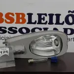 LOTE 126 - 01 LUMINÁRIA DE POSTE. (NO ESTADO) ATENÇÃO! FAZER A VISITAÇÃO ANTES DE ARREMATAR, NÃO SABEMOS SE FUNCIONA, LEILÃO NÃO TEM GARANTIA E NEM DEVOLUÇÃO, SUJEITO A POSSÍVEIS AVARIAS VISÍVEIS/OCULTAS E/OU AUSÊNCIA DE COMPONENTES.