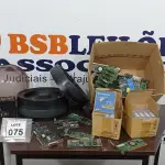 LOTE 075 - 01 LOTE COM GRANDE QUANTIDADE DE PLACAS DE CIRCUITOS E ACESSÓRIOS DE CÂMERAS DE MONITORAMENTO. (NO ESTADO) ATENÇÃO! FAZER A VISITAÇÃO ANTES DE ARREMATAR, NÃO SABEMOS SE FUNCIONA, LEILÃO NÃO TEM GARANTIA E NEM DEVOLUÇÃO, SUJEITO A POSSÍVEIS AVARIAS VISÍVEIS/OCULTAS E/OU AUSÊNCIA DE COMPONENTES.