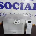 LOTE 242 -  01 MICRO-ONDAS PANASONIC 127V. (NO ESTADO EM QUE SE ENCONTRA. SUJEITO A AVARIAS OCULTAS/VISÍVEIS.) AV9956P  