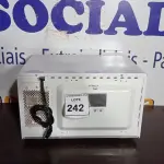 LOTE 242 -  01 MICRO-ONDAS PANASONIC 127V. (NO ESTADO EM QUE SE ENCONTRA. SUJEITO A AVARIAS OCULTAS/VISÍVEIS.) AV9956P  