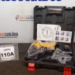 LOTE 110 - PARAFUSADEIRA 48V A BATERIAS E ADAPTADOR CORTADOR DE CHAPA COM MALETA (NO ESTADO) ATENÇÃO! FAZER A VISITAÇÃO ANTES DE ARREMATAR, NÃO SABEMOS SE FUNCIONA, LEILÃO NÃO TEM GARANTIA E NEM DEVOLUÇÃO, SUJEITO A POSSÍVEIS AVARIAS VISÍVEIS/OCULTAS E/OU AUSÊNCIA DE COMPONENTES.