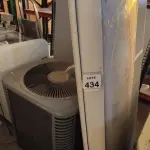 LOTE 434 - 01 AR CONDICIONADO 56.000BTUS MARCA AGRATTO. (NO ESTADO) ATENÇÃO! FAZER A VISITAÇÃO ANTES DE ARREMATAR, NÃO SABEMOS SE FUNCIONA, LEILÃO NÃO TEM GARANTIA E NEM DEVOLUÇÃO, SUJEITO A POSSÍVEIS AVARIAS VISÍVEIS/OCULTAS E/OU AUSÊNCIA DE COMPONENTES.