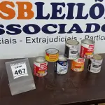 LOTE 467 - 02 LATAS DE DIALINE ACETINADO BASE DE 900ML MARCA IQUINE, 02 LATAS DE ESMALTE SINTÉTICO 900ML MARCA PREMIER, 01 LATA DE TINTA ACRÍLICA 900ML MARCA CORAL E 01 LATA ADESIVO PLÁSTICO COR CINZA 400G (USADO). (NO ESTADO) ATENÇÃO! FAZER A VISITAÇÃO ANTES DE ARREMATAR, NÃO SABEMOS SE FUNCIONA, LEILÃO NÃO TEM GARANTIA E NEM DEVOLUÇÃO, SUJEITO A POSSÍVEIS AVARIAS VISÍVEIS/OCULTAS E/OU AUSÊNCIA DE COMPONENTES.