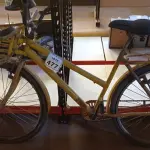 LOTE 477 - 01 BICICLETA CARGUEIRA COR AMARELA. (NO ESTADO) ATENÇÃO! FAZER A VISITAÇÃO ANTES DE ARREMATAR, NÃO SABEMOS SE FUNCIONA, LEILÃO NÃO TEM GARANTIA E NEM DEVOLUÇÃO, SUJEITO A POSSÍVEIS AVARIAS VISÍVEIS/OCULTAS E/OU AUSÊNCIA DE COMPONENTES.