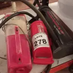 LOTE 278 - 01 ASPIRADOR DE PÓ E 02 BOMBAS PARA ENCHER COLCHÃO INFLÁVEL. (NO ESTADO) ATENÇÃO! FAZER A VISITAÇÃO ANTES DE ARREMATAR, NÃO SABEMOS SE FUNCIONA. LEILÃO NÃO TEM GARANTIA E NEM DEVOLUÇÃO, SUJEITO A POSSÍVEIS AVARIAS VISÍVEIS/OCULTAS E/OU AUSÊNCIA DE COMPONENTES.
