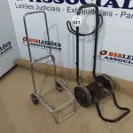 LOTE 441 - 02 CARRINHOS DE CARGA. (NO ESTADO) ATENÇÃO! FAZER A VISITAÇÃO ANTES DE ARREMATAR, NÃO SABEMOS SE FUNCIONA, LEILÃO NÃO TEM GARANTIA E NEM DEVOLUÇÃO, SUJEITO A POSSÍVEIS AVARIAS VISÍVEIS/OCULTAS E/OU AUSÊNCIA DE COMPONENTES.