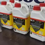 LOTE 371 - 05 GALÕES DE ADITIVO PARA ARGAMASSAS PLASTIFICANTE QUARTZOLIT DE 3,6 CADA MARCA WEBER. (NO ESTADO) ATENÇÃO! FAZER A VISITAÇÃO ANTES DE ARREMATAR, NÃO SABEMOS SE FUNCIONA. LEILÃO NÃO TEM GARANTIA E NEM DEVOLUÇÃO, SUJEITO A POSSÍVEIS AVARIAS VISÍVEIS/OCULTAS E/OU AUSÊNCIA DE COMPONENTES.