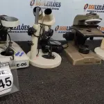 LOTE 445 - 04 MICROSCÓPIOS COM AVARIAS. (NO ESTADO) ATENÇÃO! FAZER A VISITAÇÃO ANTES DE ARREMATAR, NÃO SABEMOS SE FUNCIONA, LEILÃO NÃO TEM GARANTIA E NEM DEVOLUÇÃO, SUJEITO A POSSÍVEIS AVARIAS VISÍVEIS/OCULTAS E/OU AUSÊNCIA DE COMPONENTES.
