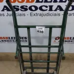 LOTE 438 - 01 CARRINHO 02 RODAS PARA CARGAS EM GERAL NA COR VERDE. (NO ESTADO) ATENÇÃO! FAZER A VISITAÇÃO ANTES DE ARREMATAR, NÃO SABEMOS SE FUNCIONA, LEILÃO NÃO TEM GARANTIA E NEM DEVOLUÇÃO, SUJEITO A POSSÍVEIS AVARIAS VISÍVEIS/OCULTAS E/OU AUSÊNCIA DE COMPONENTES.