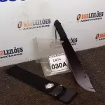 LOTE 030 - FACÃO RAMBO  AÇO INOXIDÁVEL TAMANHO TOTAL 48,5CM  LAMINDA 33,5 FULL TANG COM BAINHA DE NYLON MODELO IMPORTADO (NO ESTADO) ATENÇÃO! FAZER A VISITAÇÃO ANTES DE ARREMATAR, NÃO SABEMOS SE FUNCIONA, LEILÃO NÃO TEM GARANTIA E NEM DEVOLUÇÃO, SUJEITO A POSSÍVEIS AVARIAS VISÍVEIS/OCULTAS E/OU AUSÊNCIA DE COMPONENTES.