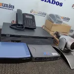 LOTE 422 - 01 ROTEADOR CISCO E EQUIPAMENTOS DE INTERNET, 01 KIT DE EQUIPAMENTOS DE VÍDEO POLYCOM E 01 MODEM COM CABOS. (NO ESTADO) ATENÇÃO! FAZER A VISITAÇÃO ANTES DE ARREMATAR, NÃO SABEMOS SE FUNCIONA. LEILÃO NÃO TEM GARANTIA E NEM DEVOLUÇÃO, SUJEITO A POSSÍVEIS AVARIAS VISÍVEIS/OCULTAS E/OU AUSÊNCIA DE COMPONENTES.