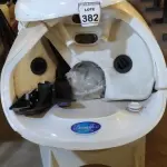 LOTE 382 - 01 MÁQUINA DE BRONZEAMENTO ARTIFICIAL DERMA LIFE 5.5. (NO ESTADO) ATENÇÃO! FAZER A VISITAÇÃO ANTES DE ARREMATAR, NÃO SABEMOS SE FUNCIONA. LEILÃO NÃO TEM GARANTIA E NEM DEVOLUÇÃO, SUJEITO A POSSÍVEIS AVARIAS VISÍVEIS/OCULTAS E/OU AUSÊNCIA DE COMPONENTES.